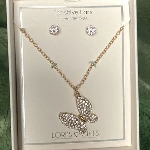 Loris Gifts brand new gold butterfly necklace and matching earrings
